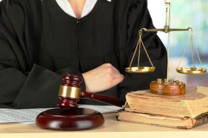 فرق وکیل حقوقی و کیفری