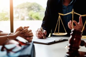 چگونه وکیل با تجربه در موضوع خود را پیدا کنیم